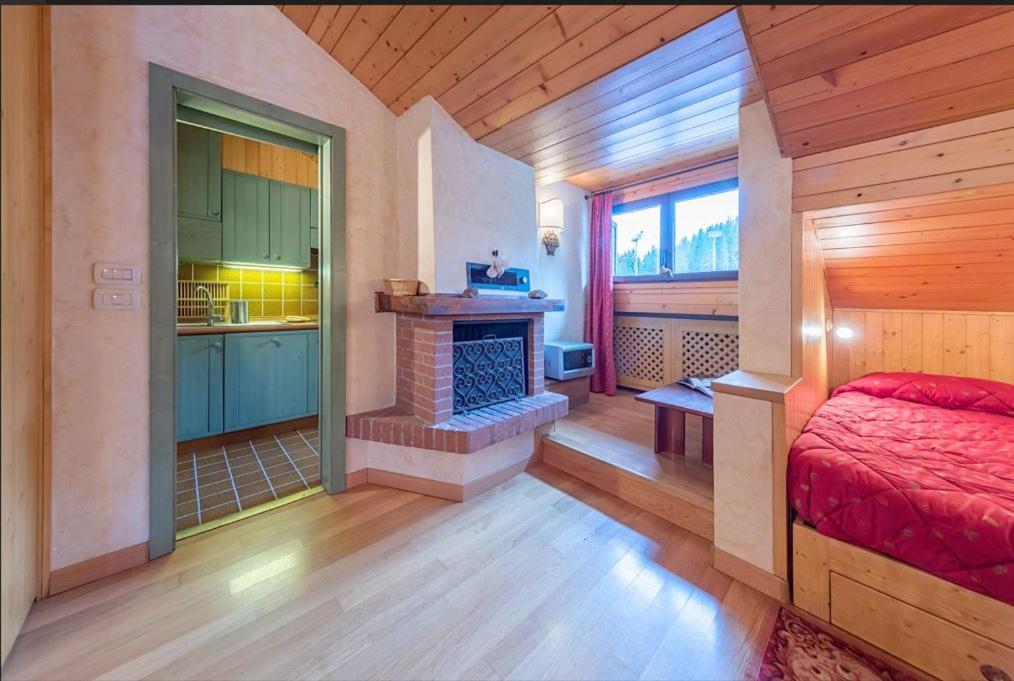 Deliziosa Mansarda Ai Piedi Della Pista 3Tre Apartment Мадона ди Кампильо Екстериор снимка
